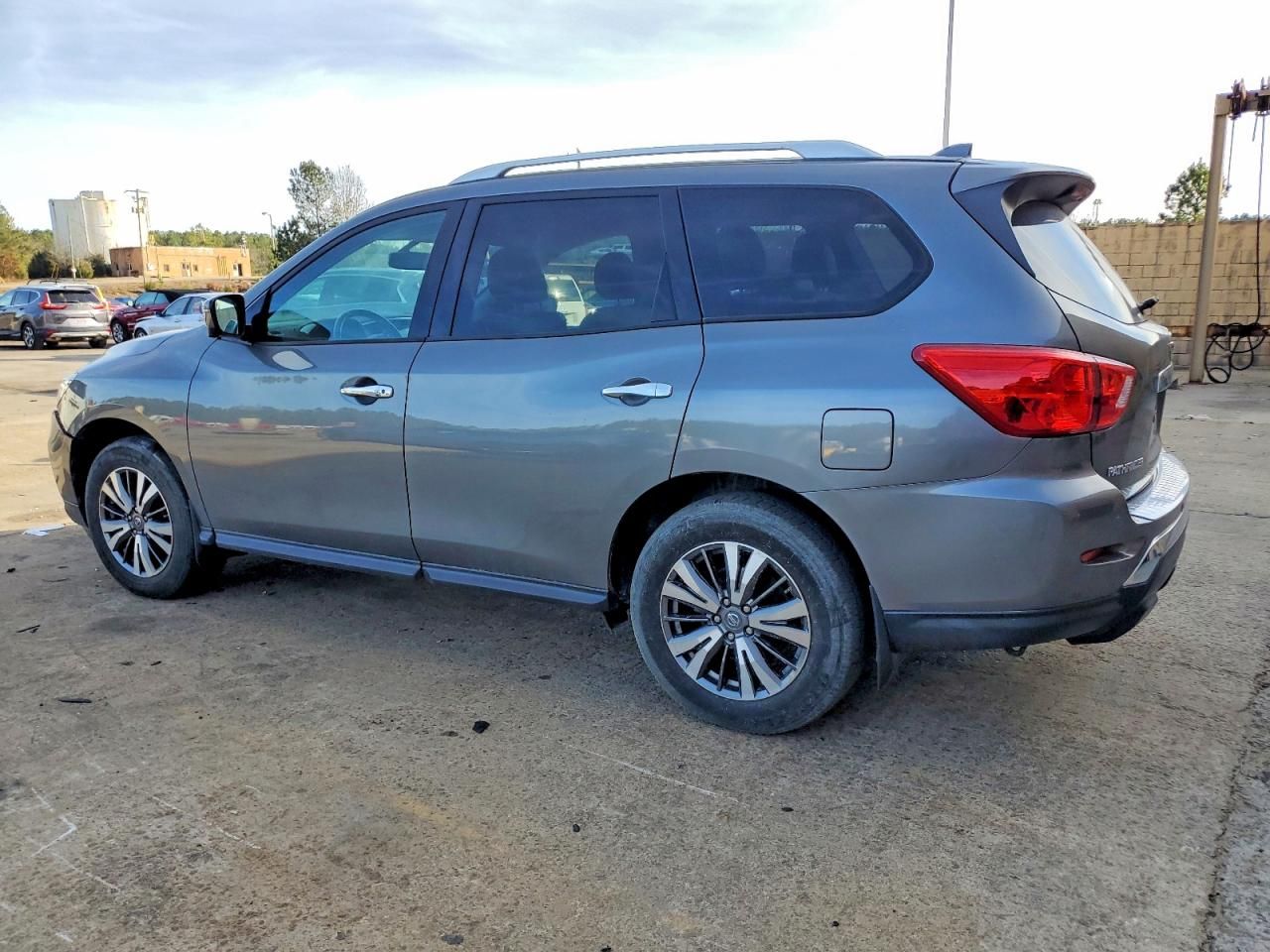 2019 Nissan Pathfinder s