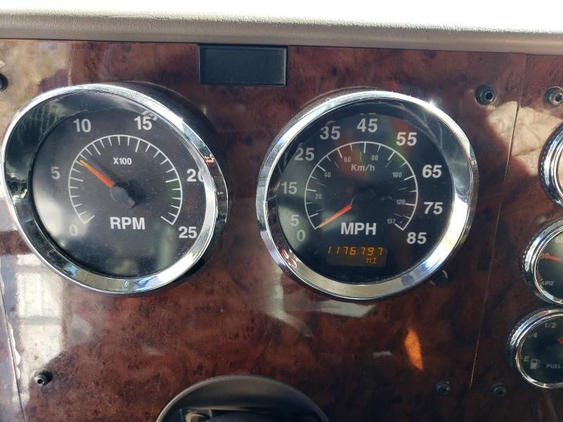 2006 International L9427 Semi Truck