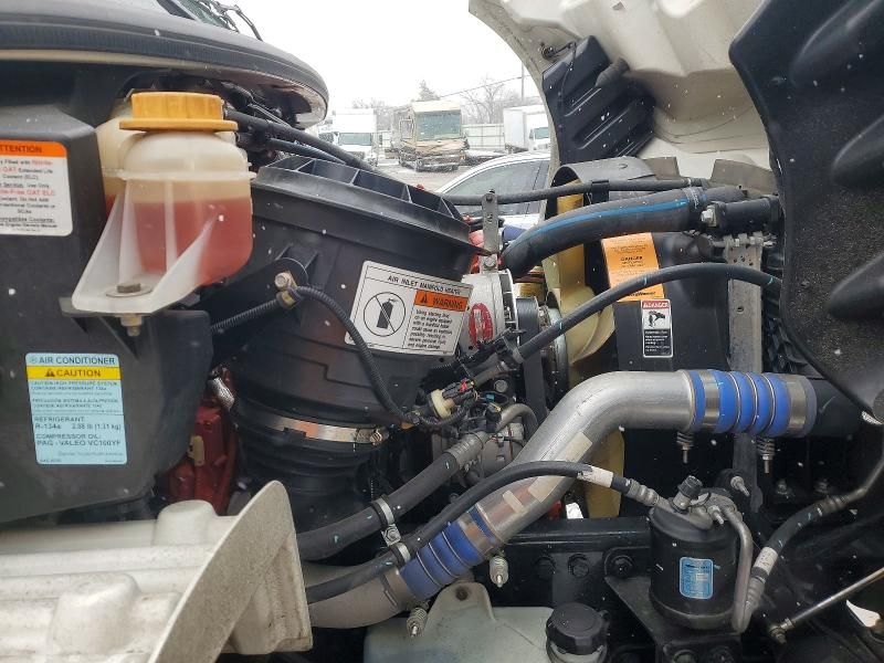 2024 Freightliner M2 106 Med-box Truck