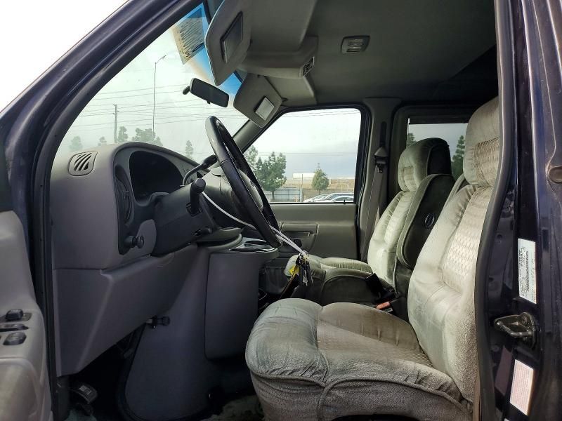 1999 Ford Econoline E150 van