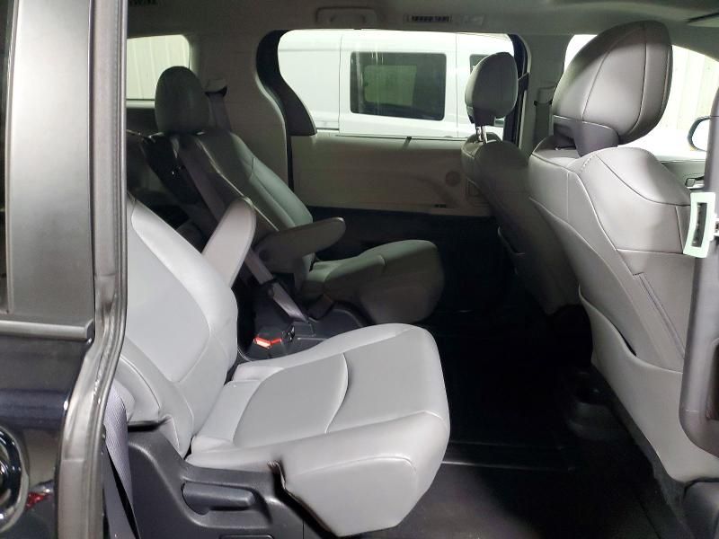 2023 Toyota Sienna