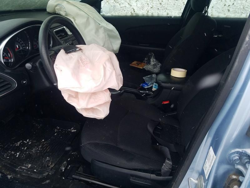 2013 Chrysler 200 lx