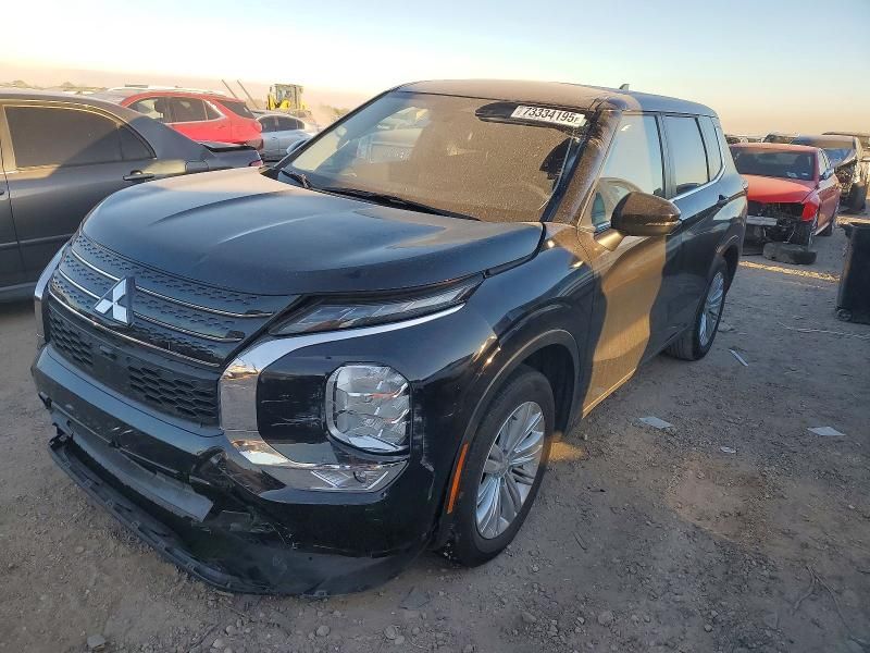 2024 Mitsubishi Outlander es