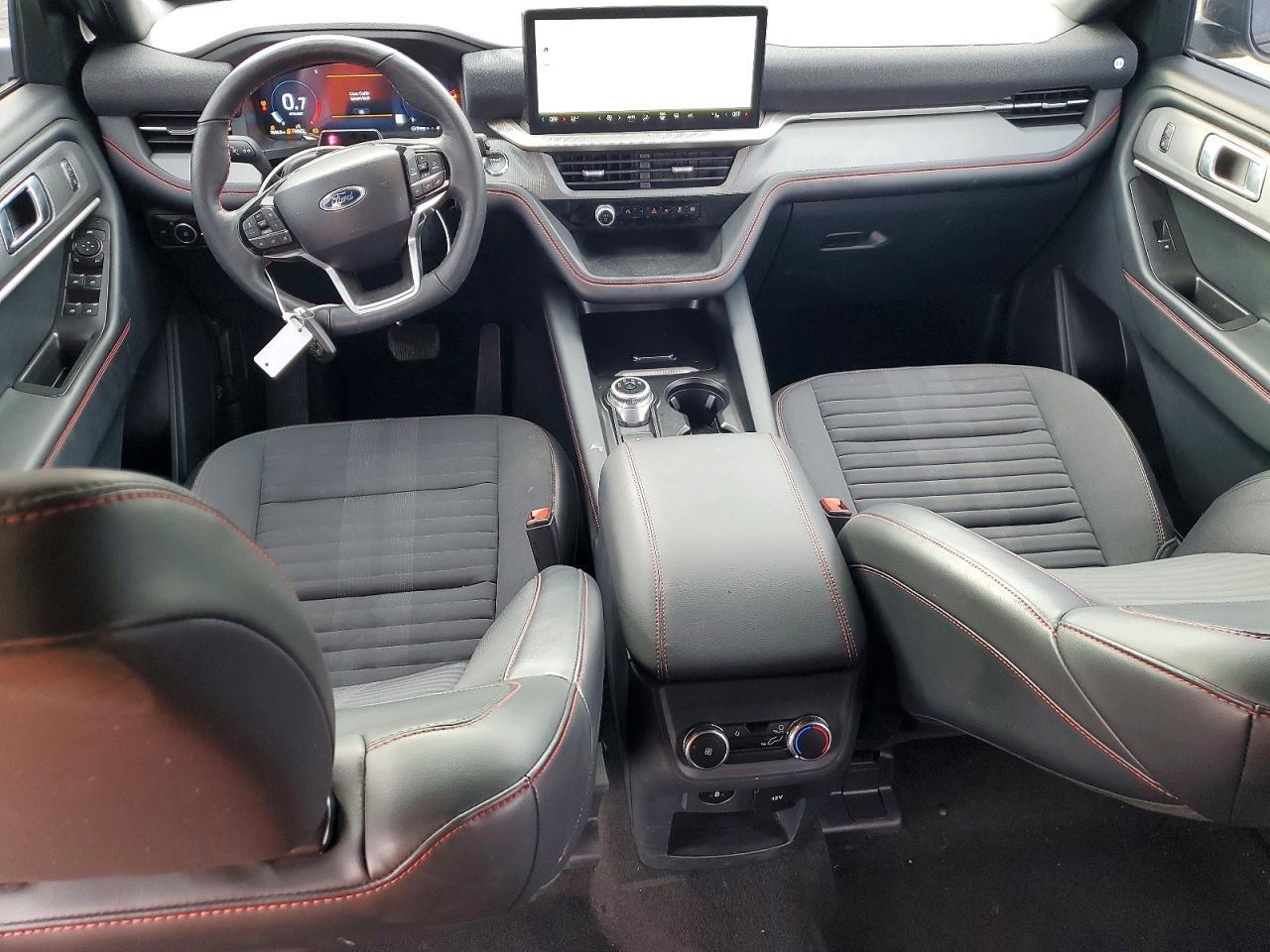 2025 Ford Explorer St-line