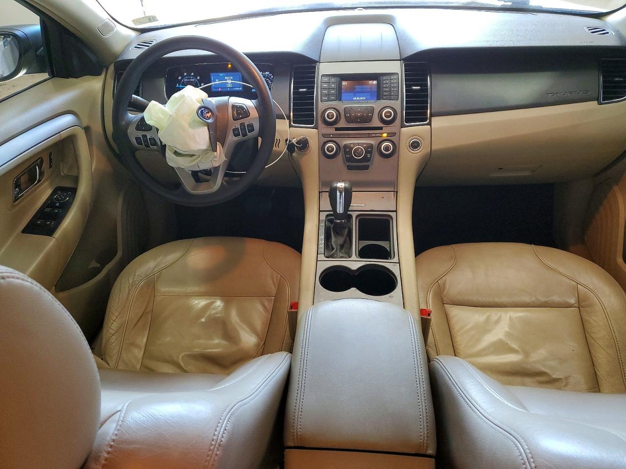 2016 Ford Taurus se