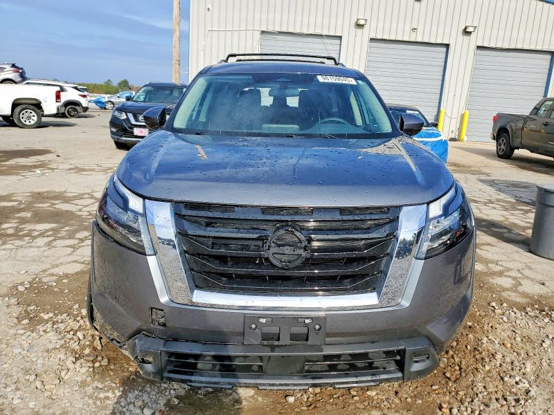 2023 Nissan Pathfinder sv