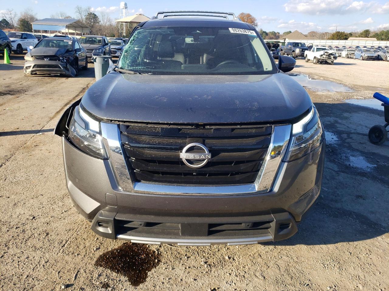 2024 Nissan Pathfinder sl