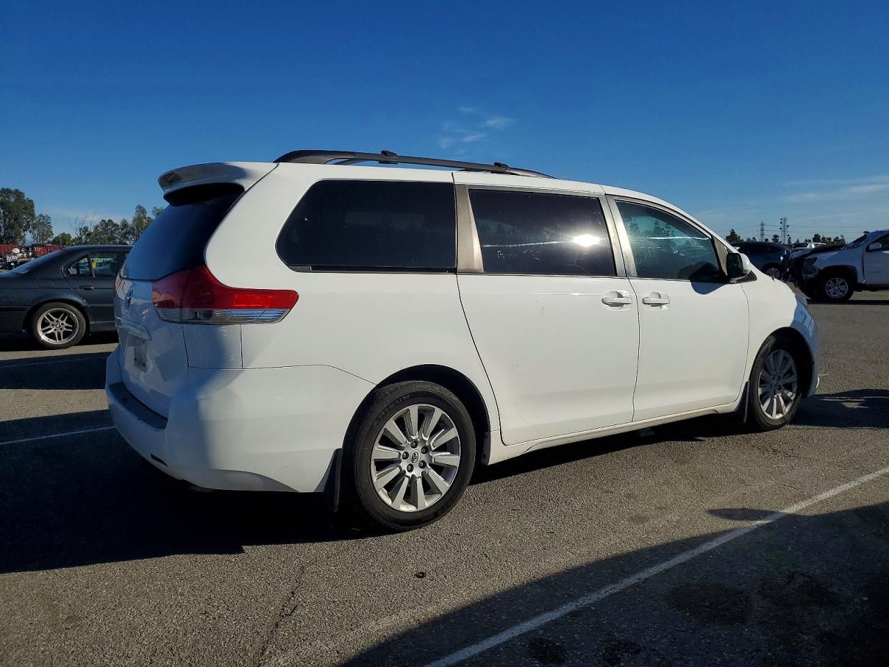2011 Toyota Sienna le