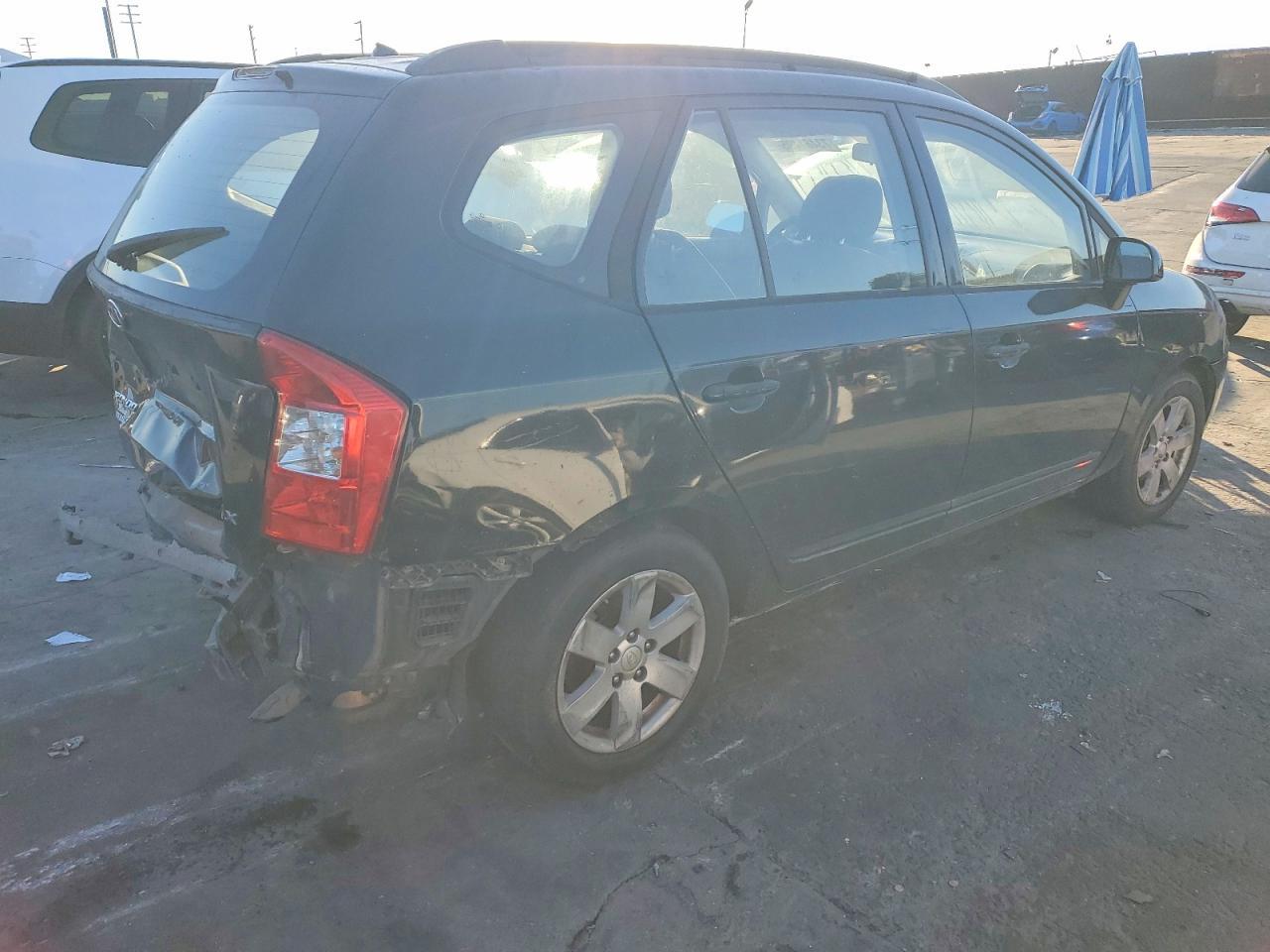 2008 KIA Rondo Base