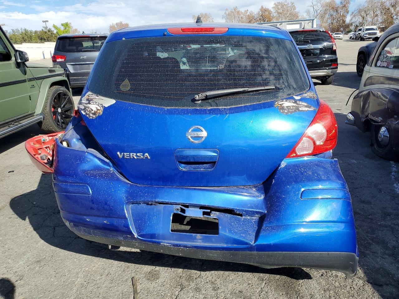 2011 Nissan Versa s