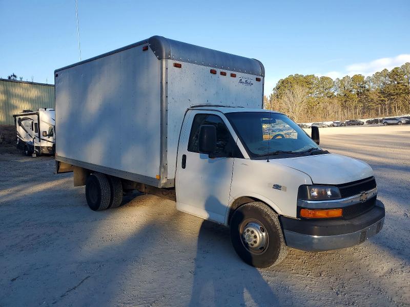 2015 Chevrolet Express box Truck