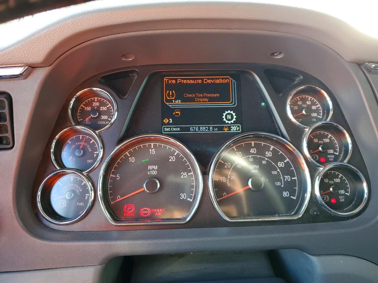 2016 Peterbilt 579 Semi Truck