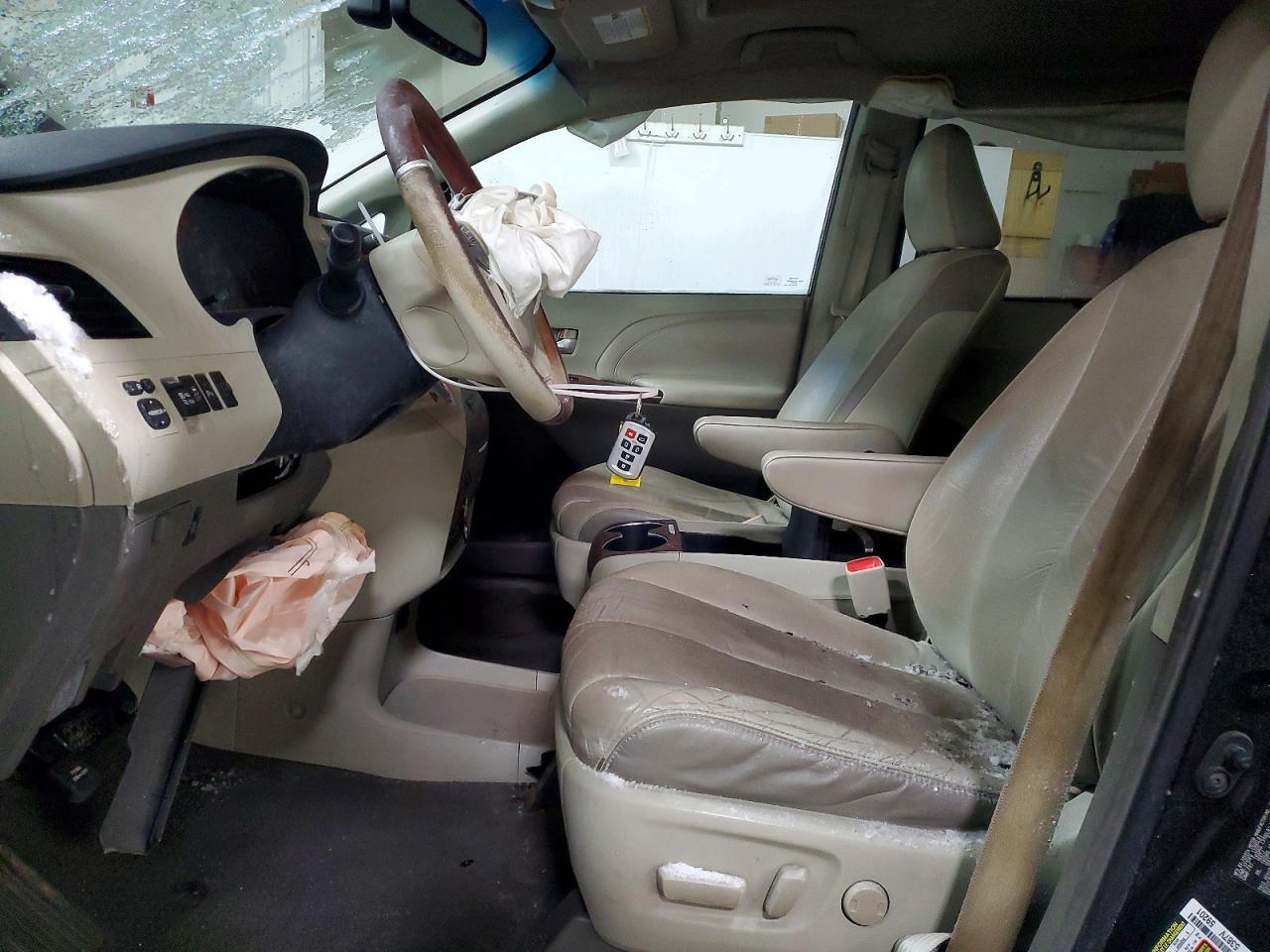 2011 Toyota Sienna xle
