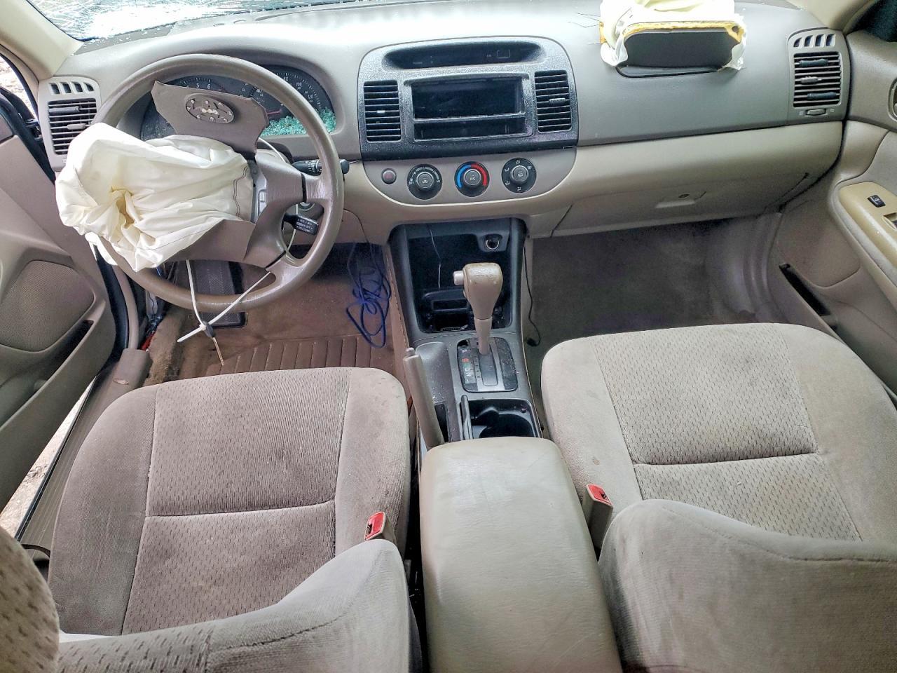 2004 Toyota Camry le