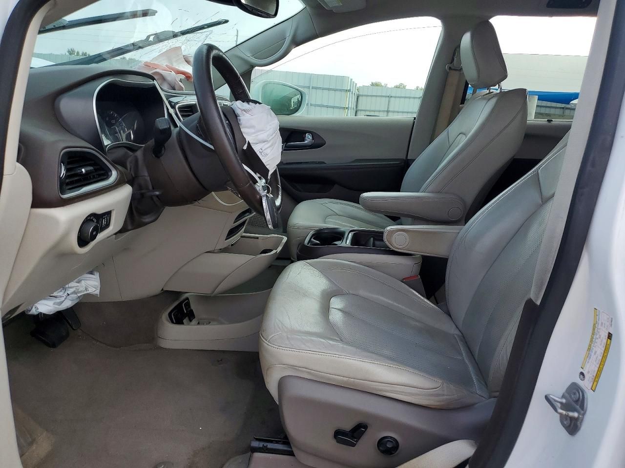 2020 Chrysler Pacifica Touring l