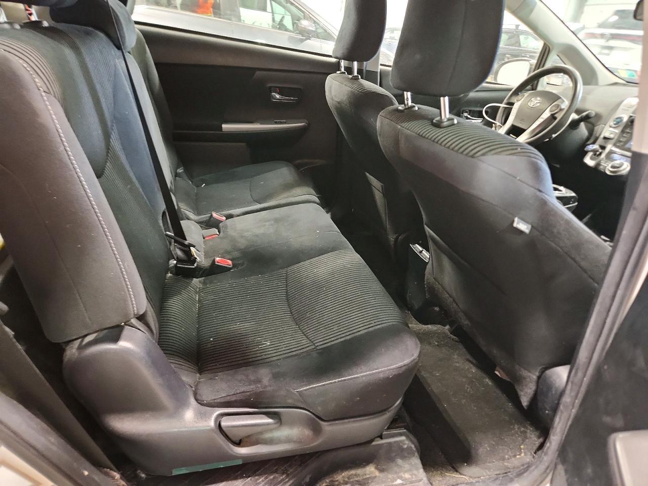 2017 Toyota Prius v