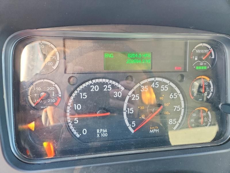 2016 Freightliner Business Class M2 BOX Truck