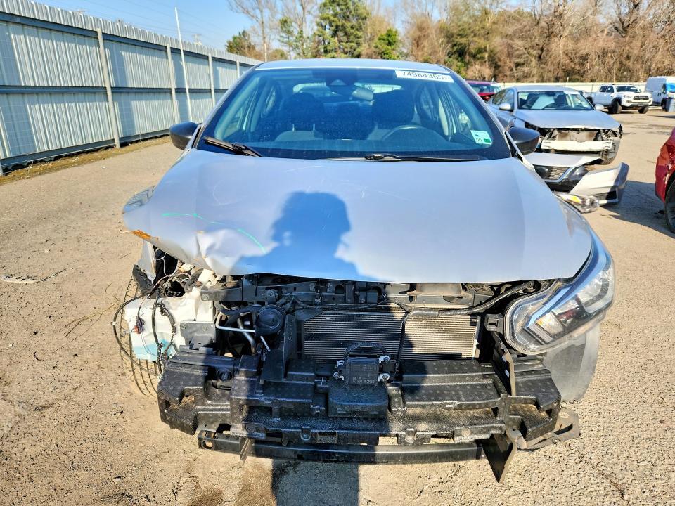 2020 Nissan Versa s