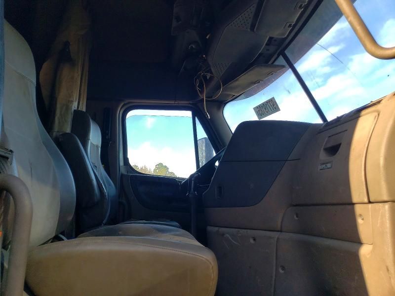 2012 Freightliner Cascadia 125 Semi Truck