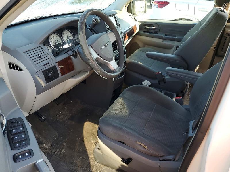 2010 Chrysler Town & Country lx