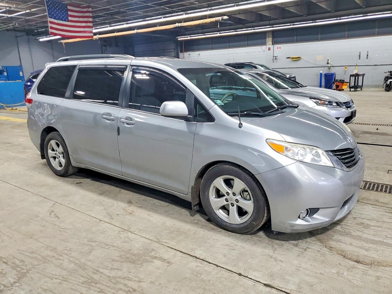 2013 Toyota Sienna le
