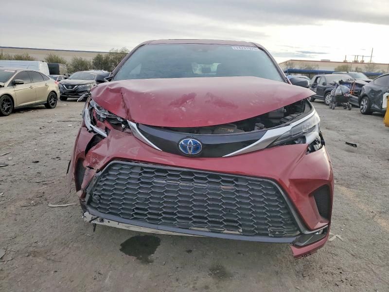 2024 Toyota Sienna xse