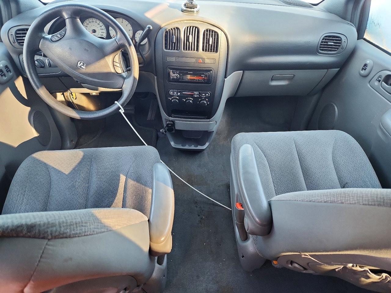 2005 Dodge Grand Caravan se