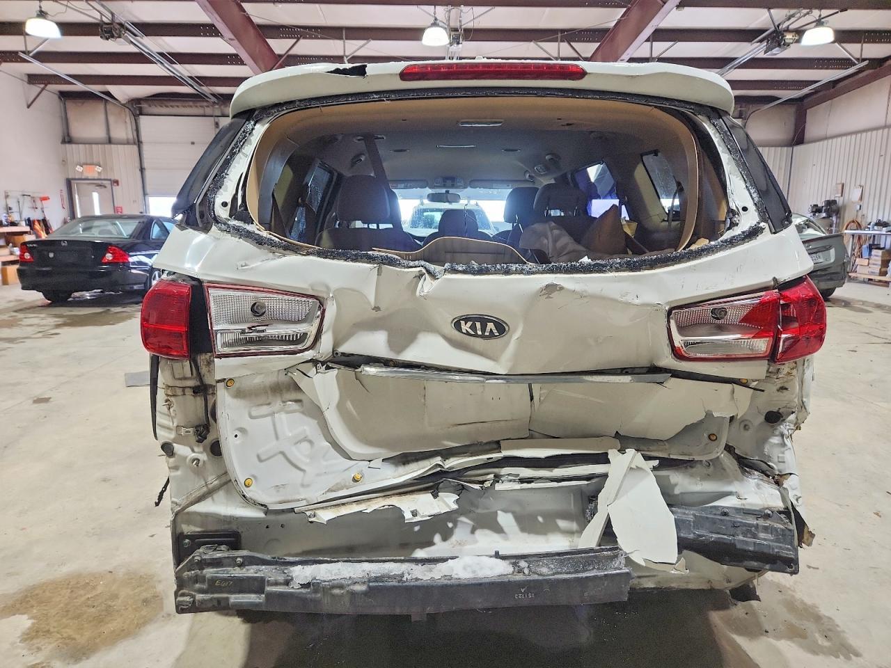2016 KIA Sedona lx
