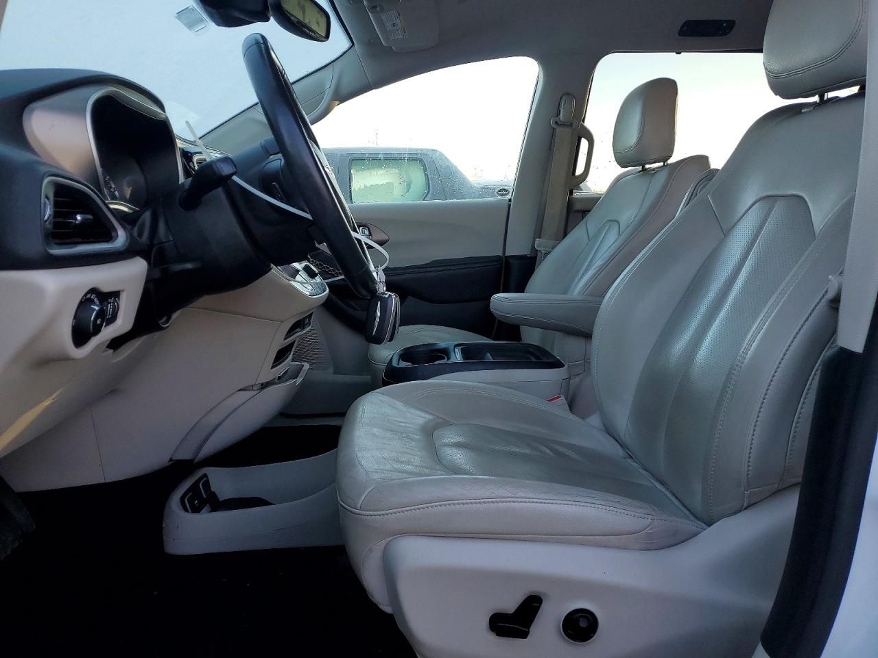 2020 Chrysler Pacifica Touring l