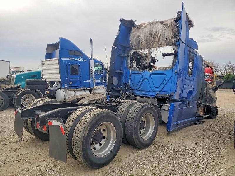 2020 Freightliner Cascadia 126 Sleeper Cab Semi Truck