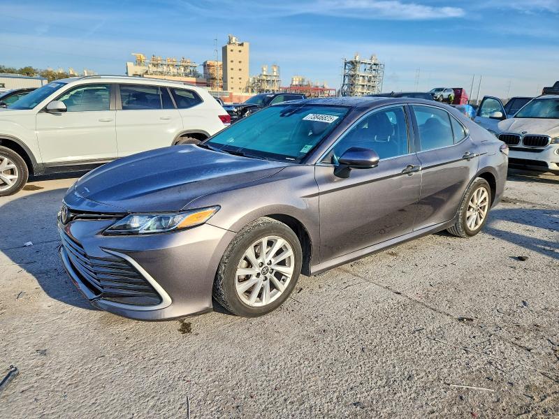 2021 Toyota Camry le