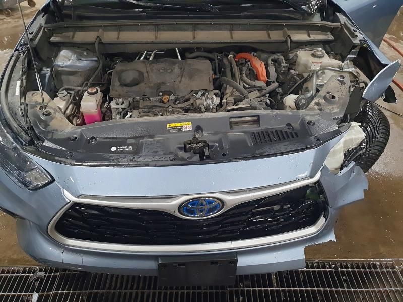 2022 Toyota Highlander Hybrid xle
