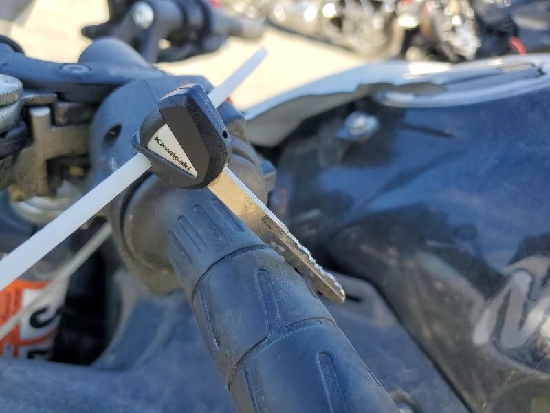 2022 Kawasaki EX650 N