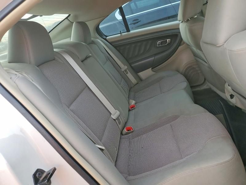 2010 Ford Taurus sel