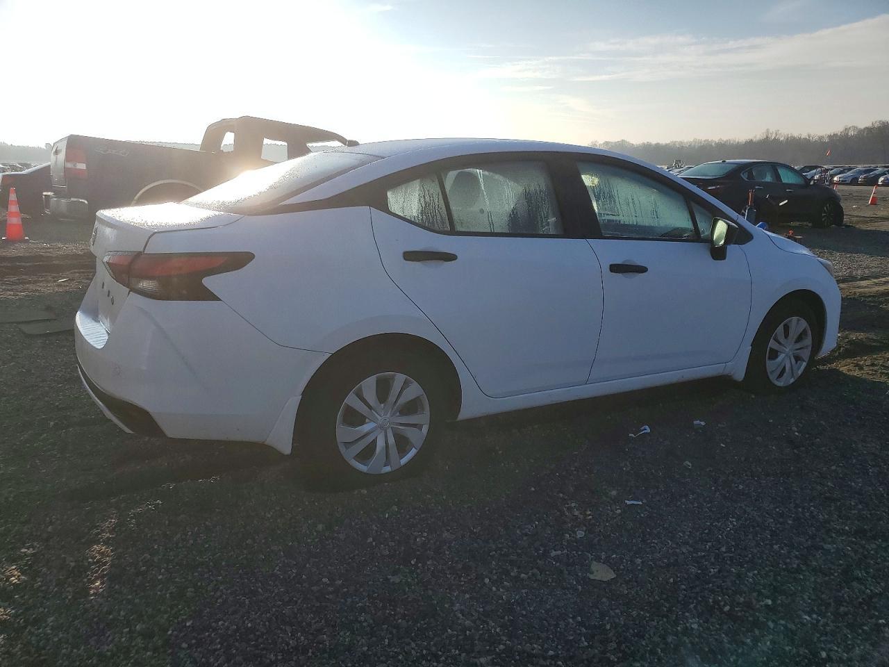 2025 Nissan Versa s