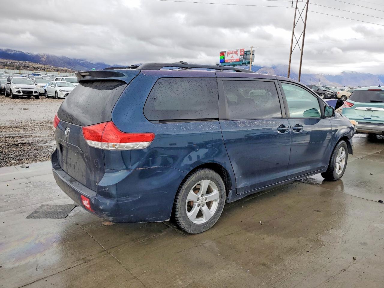 2012 Toyota Sienna le