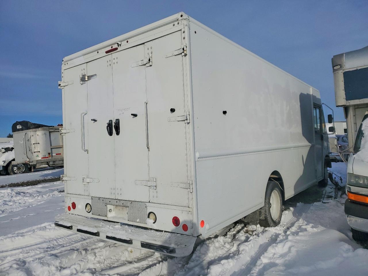 2013 Ford F59 Delivery Truck