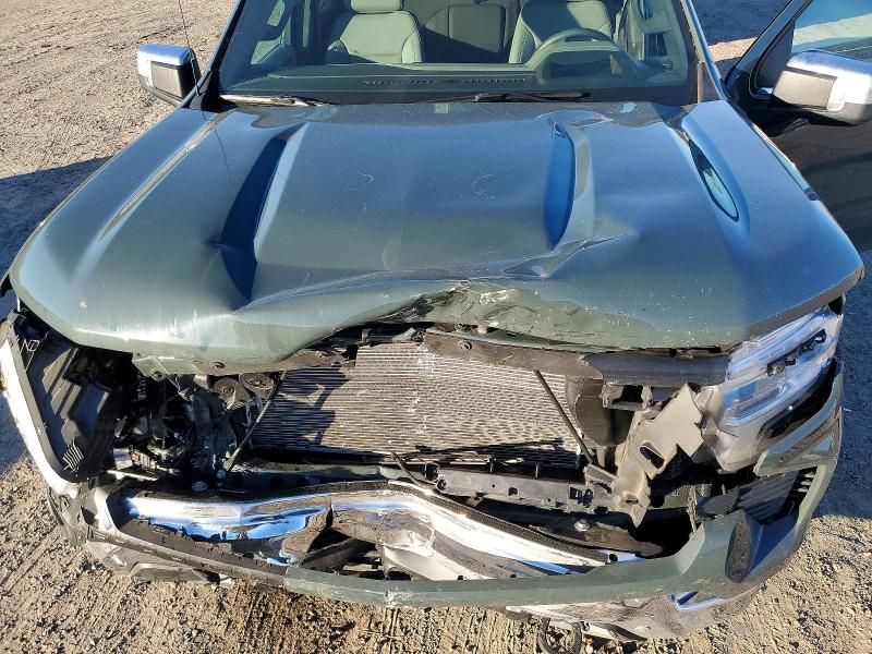 2025 Chevrolet Silverado K1500 ltz