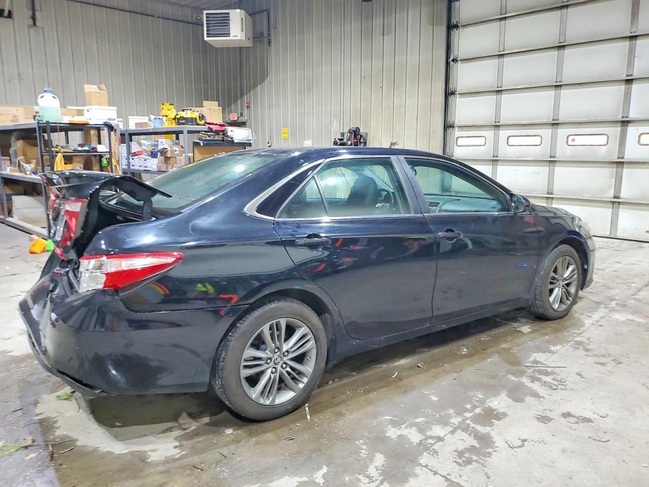 2016 Toyota Camry le