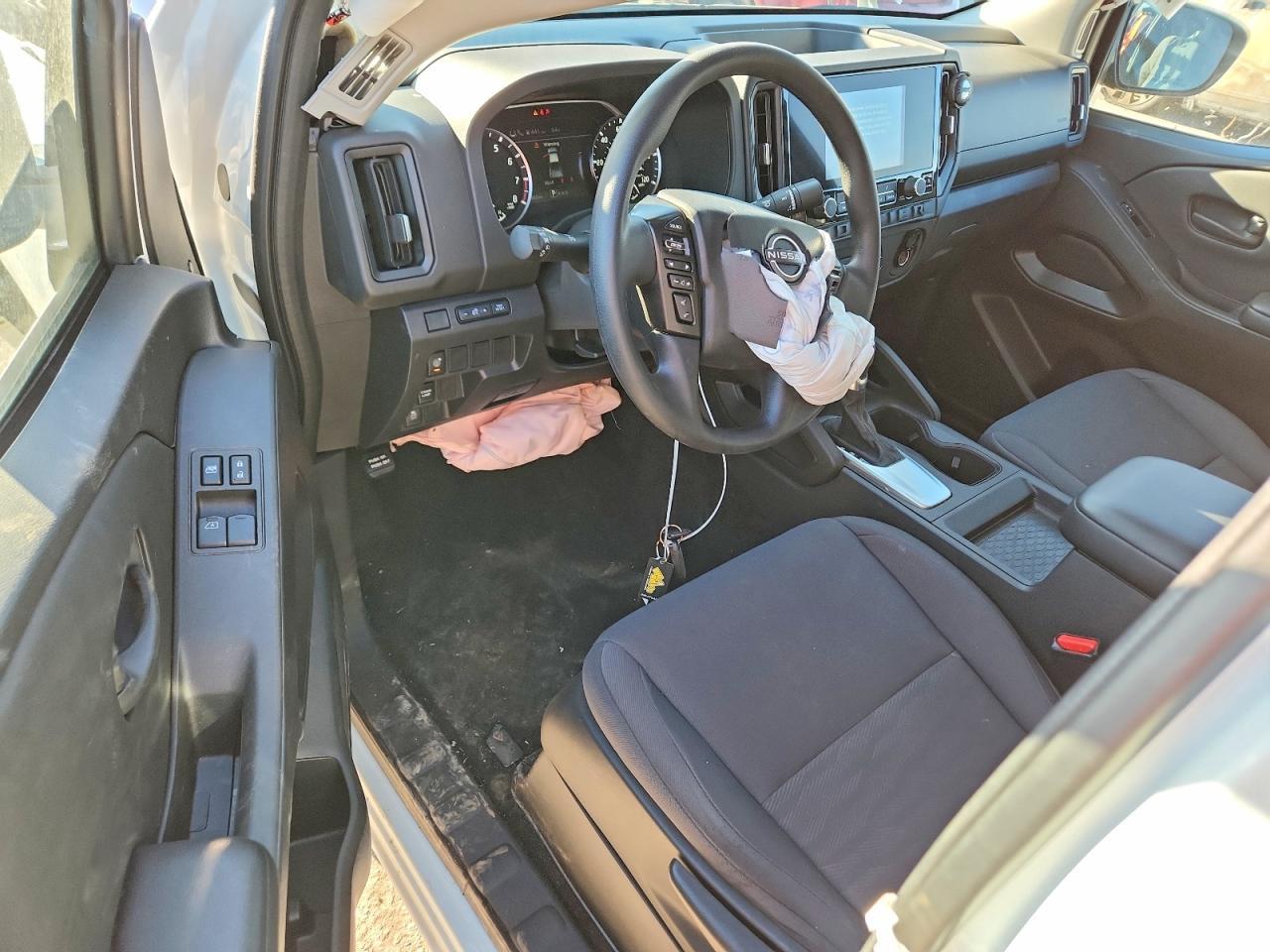 2025 Nissan Frontier s