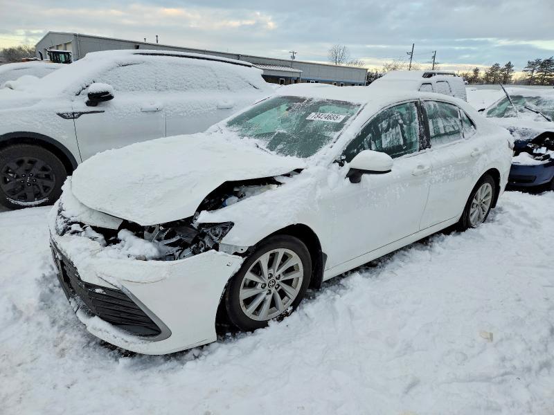 2021 Toyota Camry le