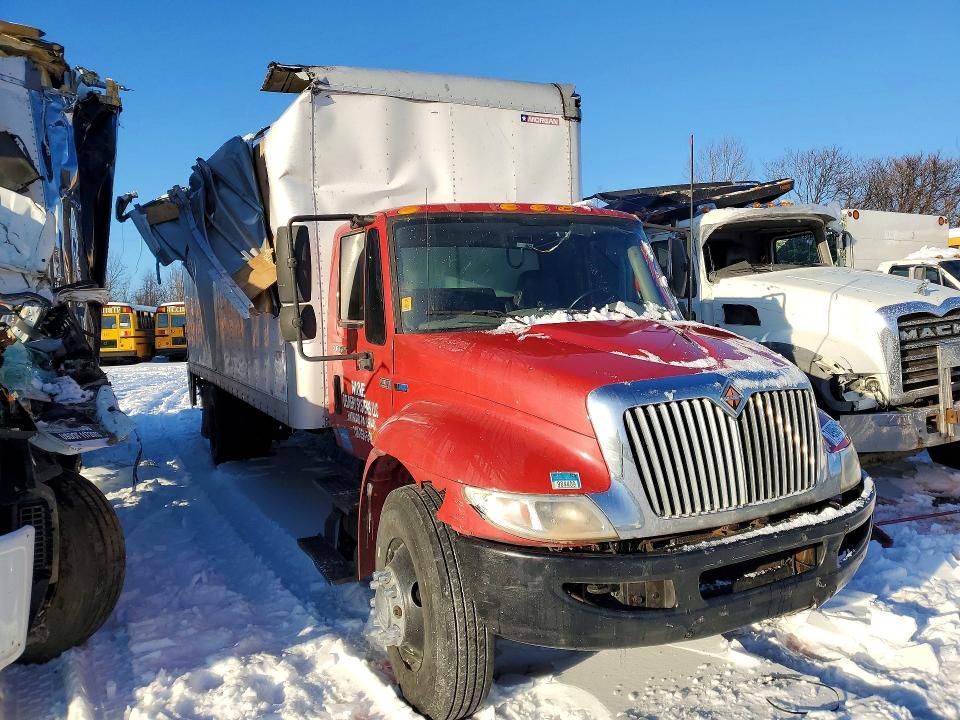 2014 International 4300 box Truck