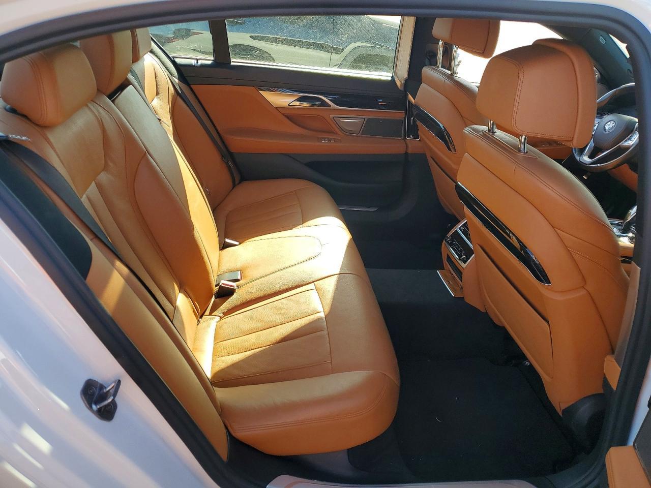 2017 BMW 740 i