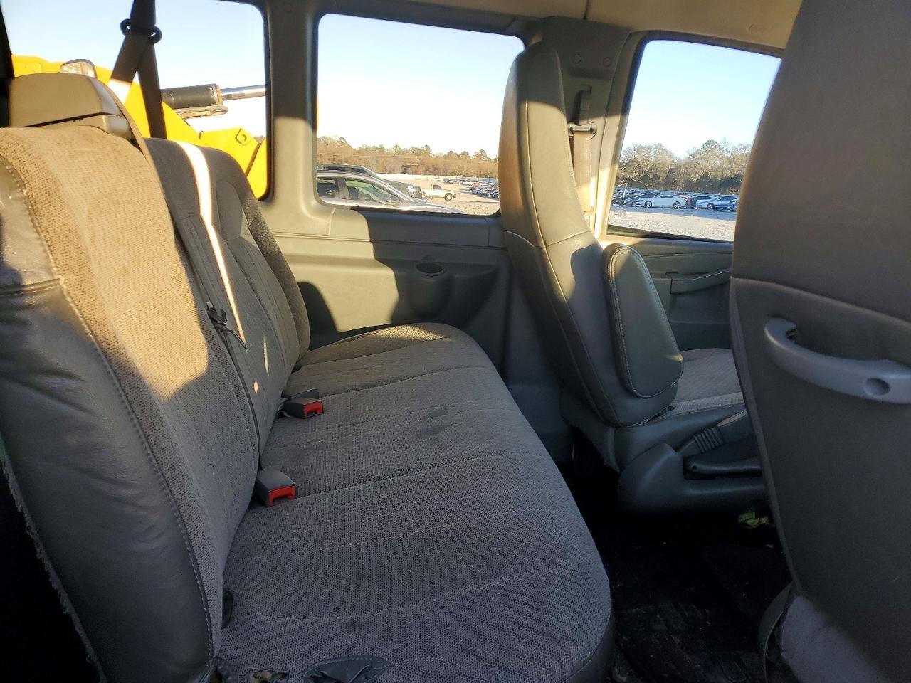 2017 Chevrolet Express G3500 LT
