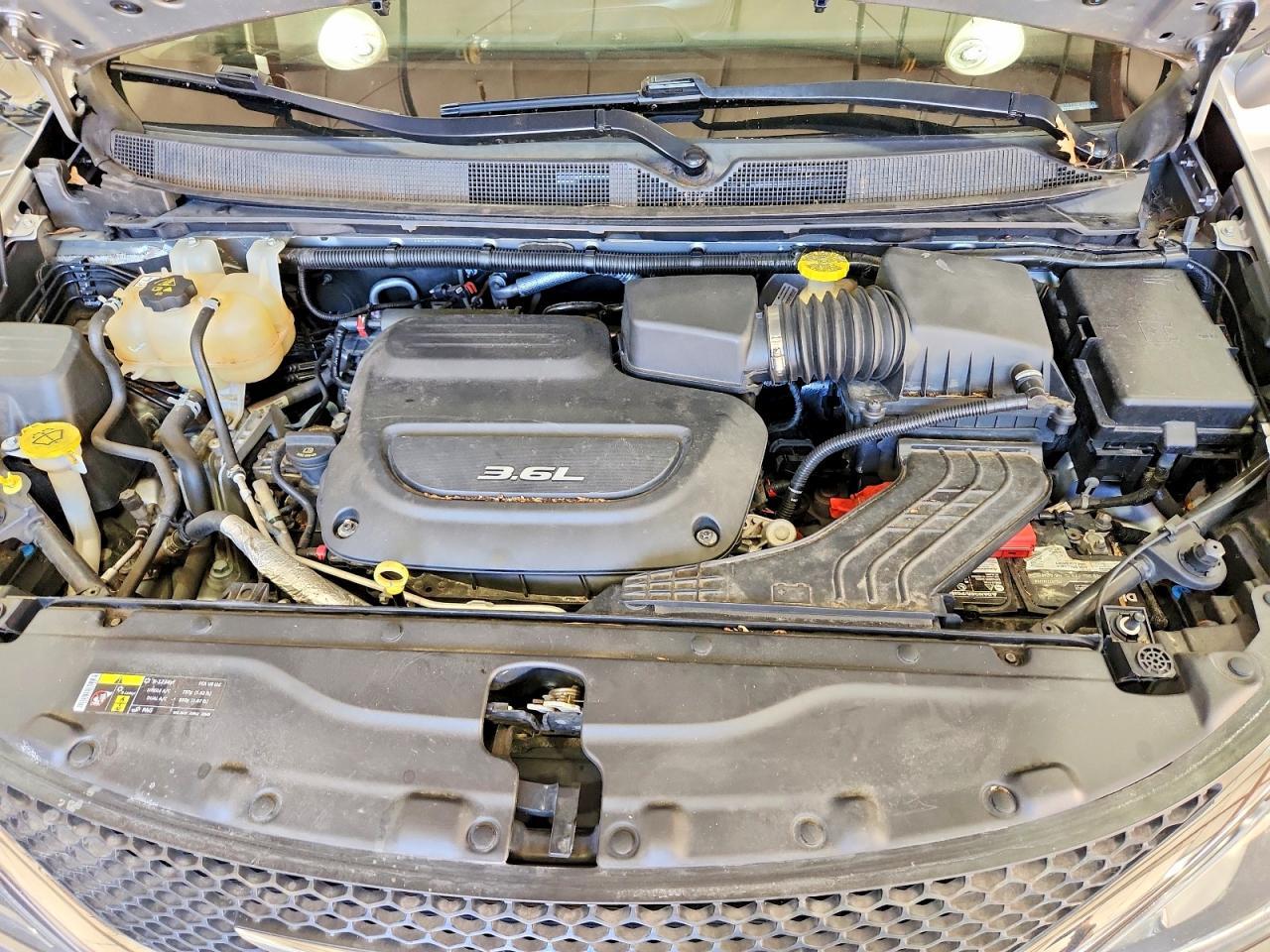 2017 Chrysler Pacifica Touring l