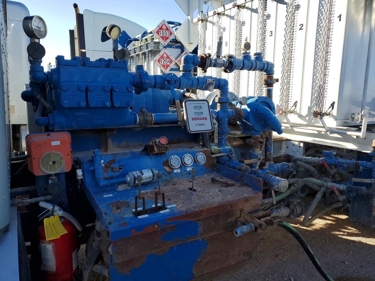 2015 Peterbilt 348 Fuel Truck