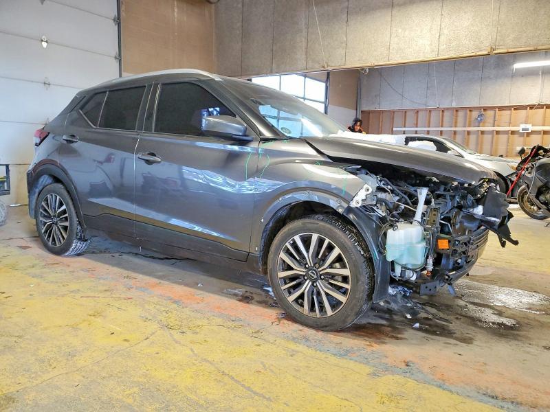 2022 Nissan Kicks sv