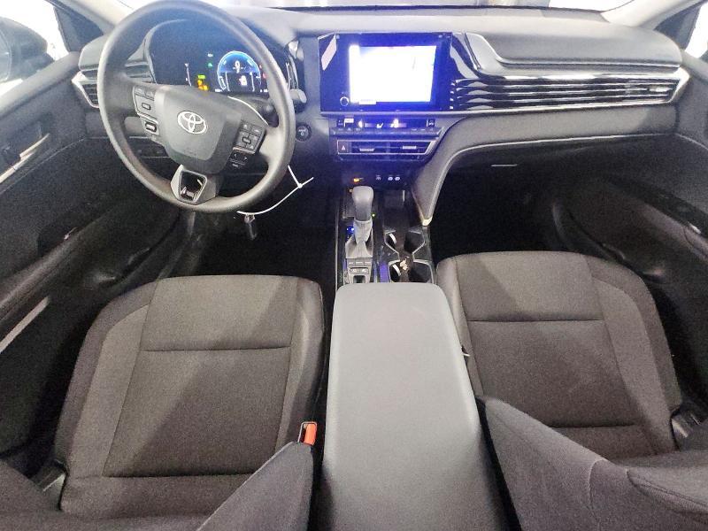 2025 Toyota Camry le