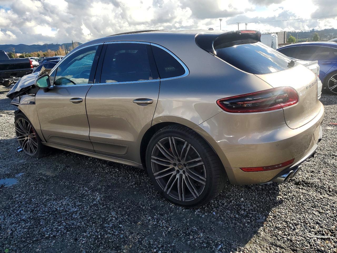 2017 Porsche Macan Turbo