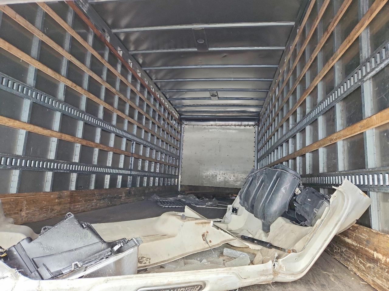 2019 Freightliner Business Class M2 BOX Truck